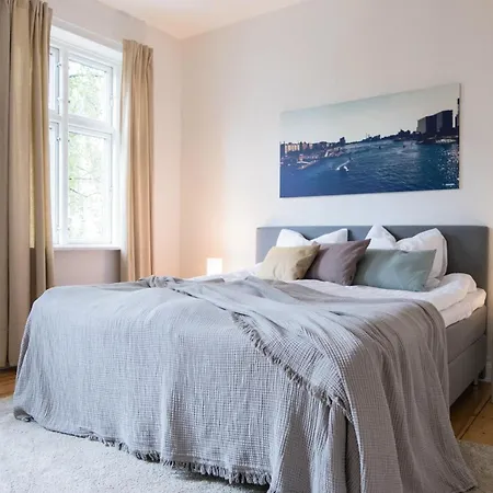 Beautiful 2-bed In Great Location 公寓