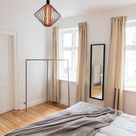 Beautiful 2-bed In Great Location 公寓 *