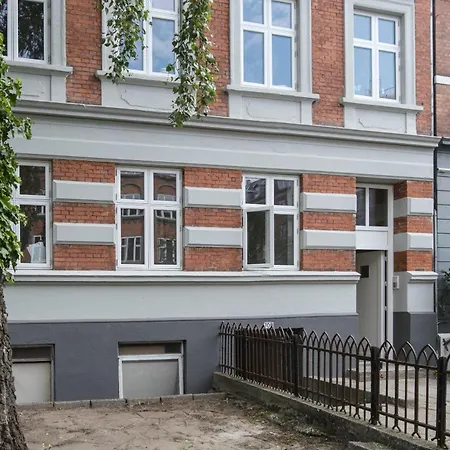 Beautiful 2-br In A Great Location - 46 *